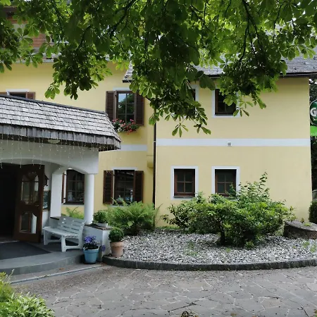 Kastanienhof 3*